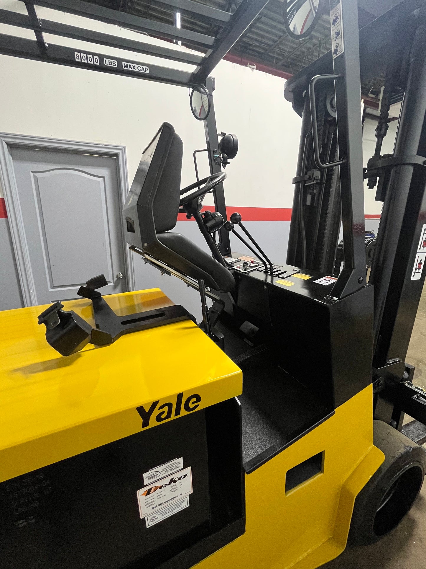 Yale 8000LBS Electric Forklift 3 stage new battery Certified